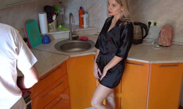 Русская женушка изменила мужу с мойщиком окон, потому что он её уже замахал