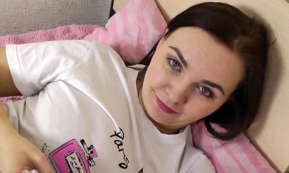 Русская пышка готова сделать минет еще один раз, но только за 2000 рублей